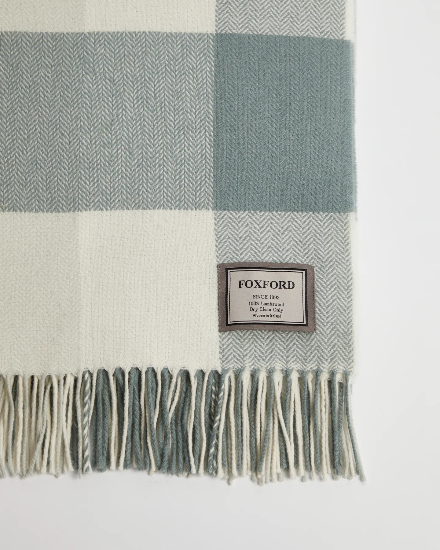 Foxford Aille Lambswool Throw - Image 3