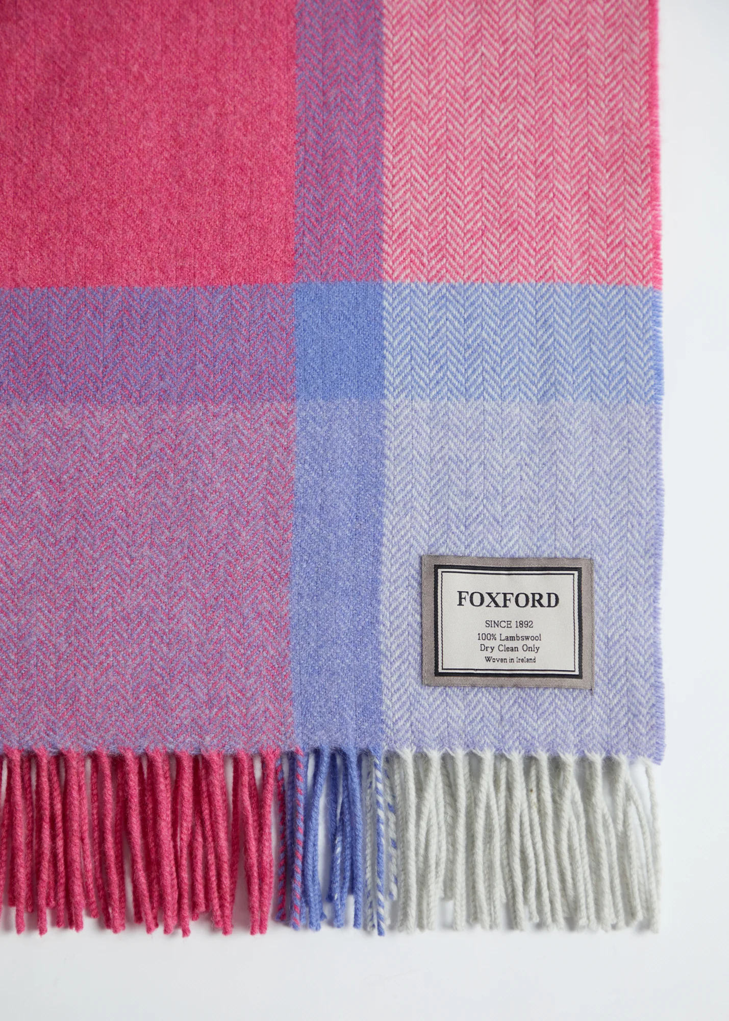 Foxford Áine Lambswool Throw - Image 3