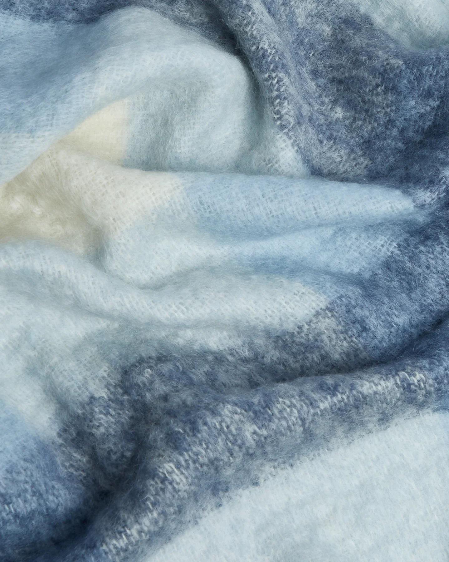 Foxford Annagh Mohair Throw - Image 3
