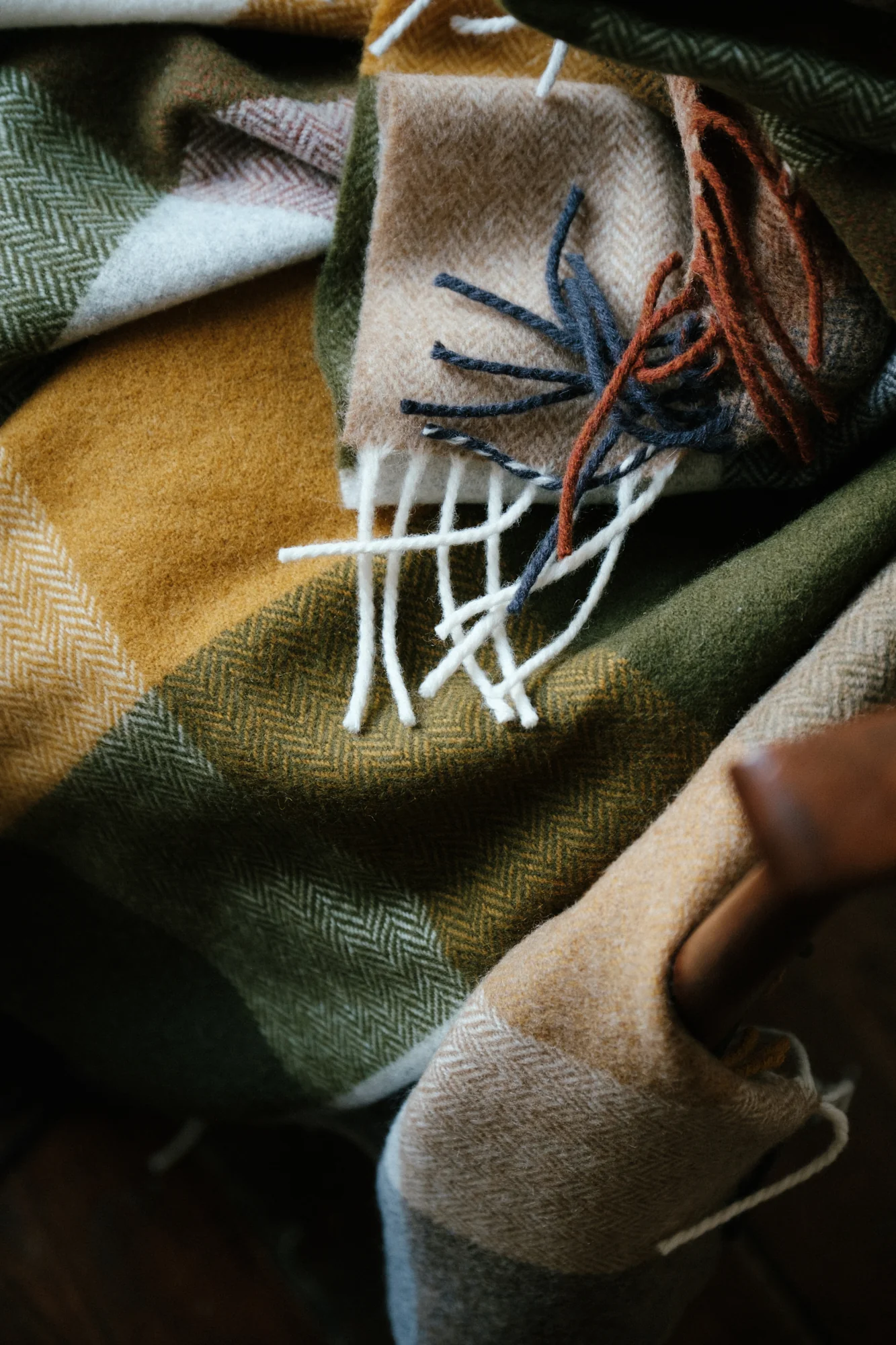 Foxford Ardagh Lambswool Throw - Image 4