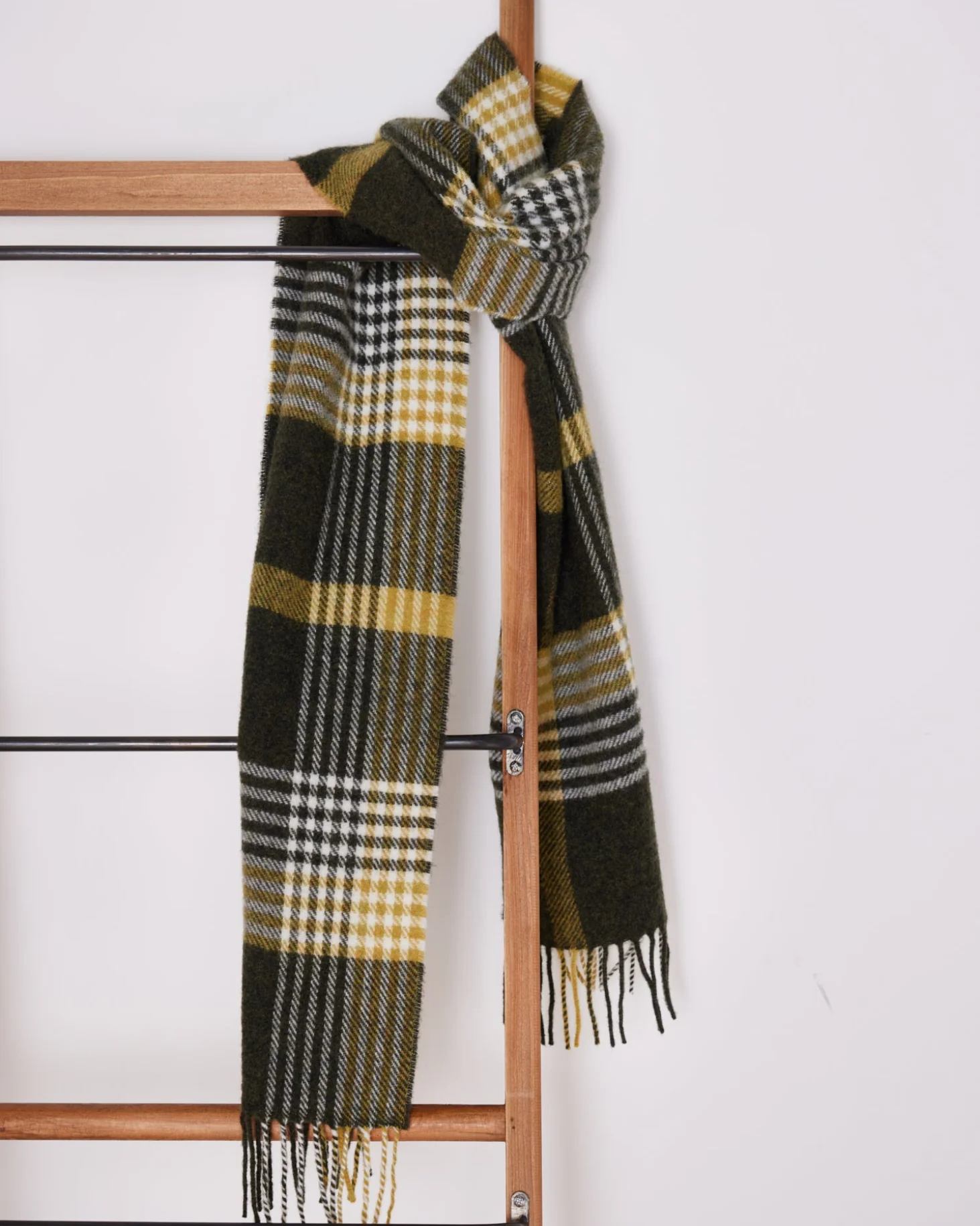 Foxford Bród Lambswool Scarf - Image 3