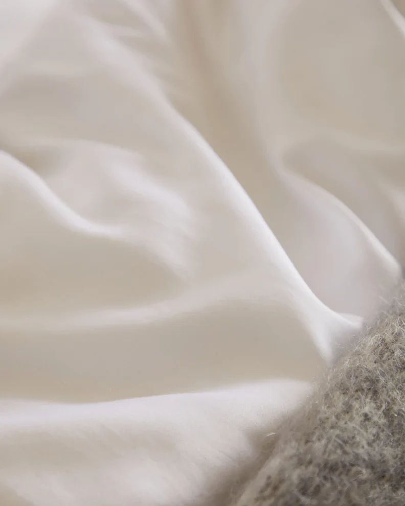 Foxford Classic White Sateen Duvet Cover - Image 3