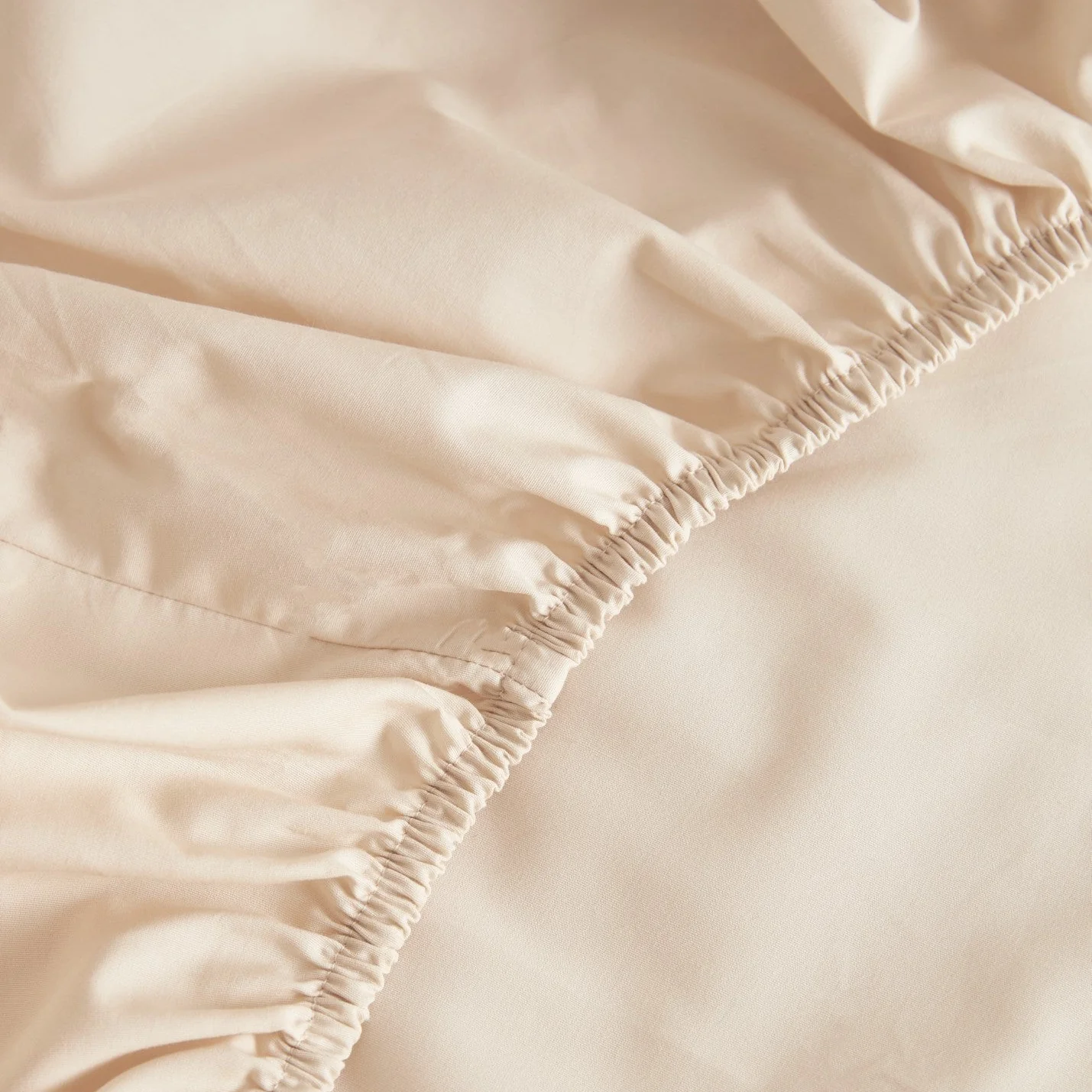 Foxford Cream Flannel Fitted Sheet - Image 3