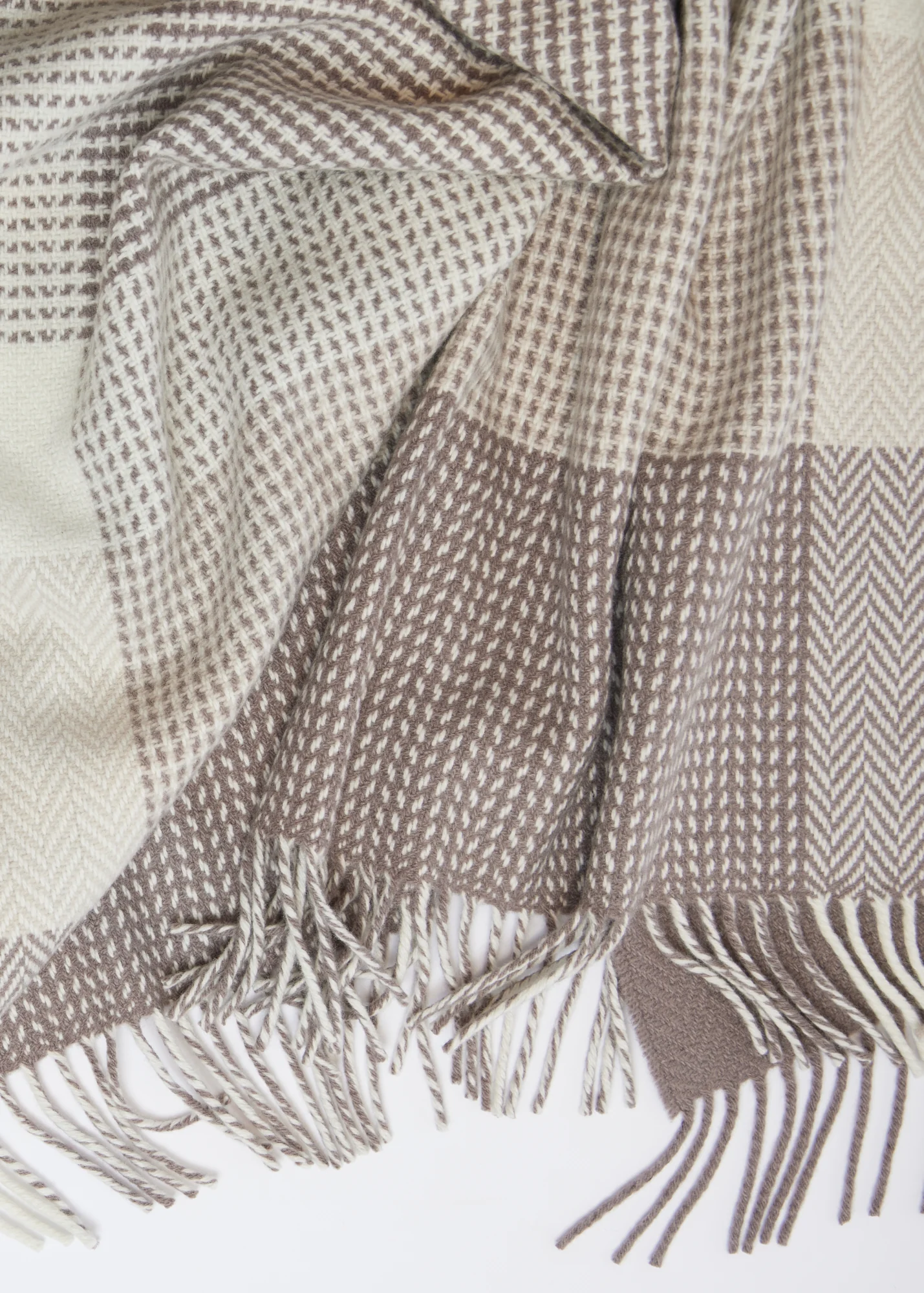 Foxford Dún Briste Cashmere and Lambswool Throw - Image 3