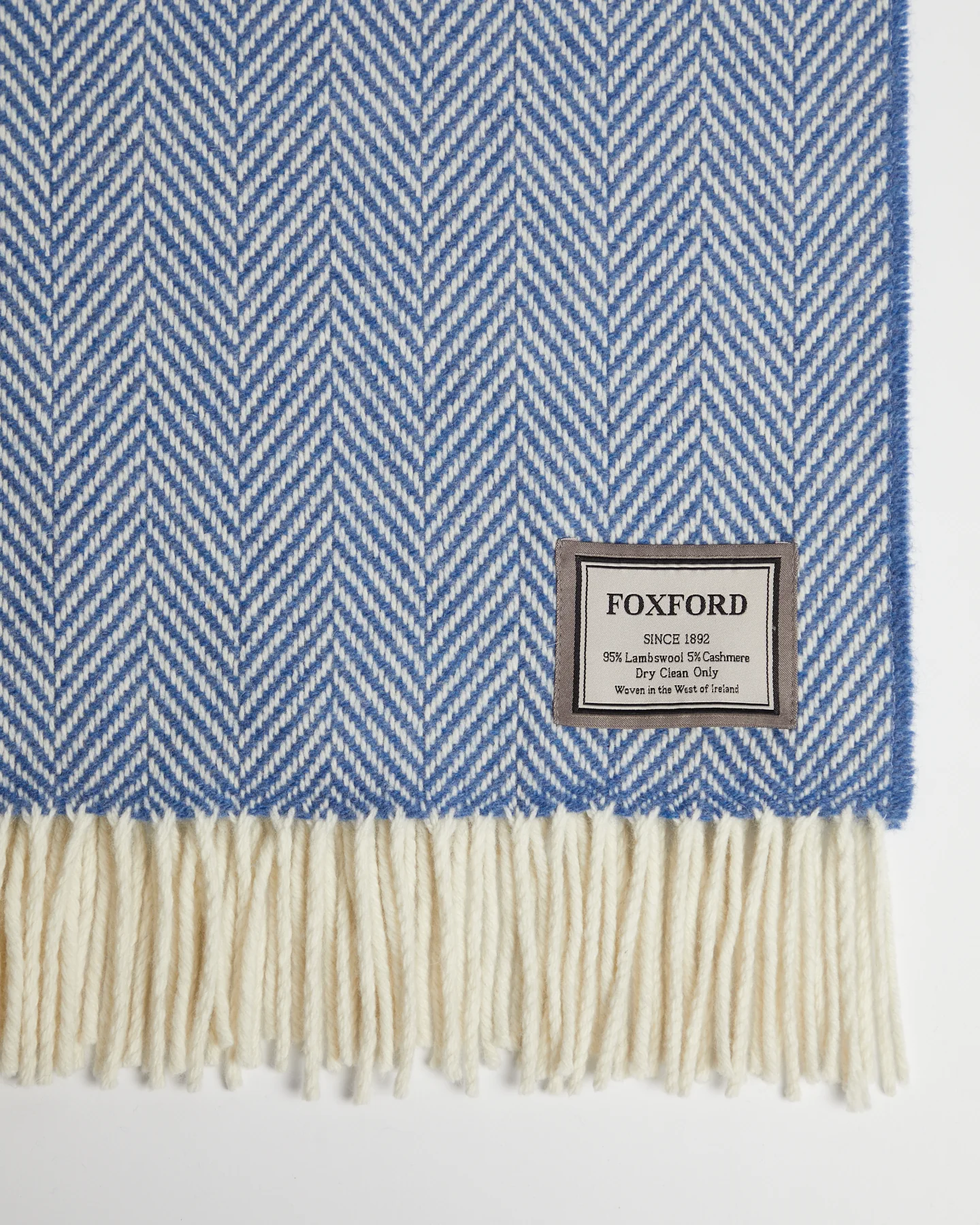 Foxford Inishmore Cashmere and Lambswool Throw - Image 3