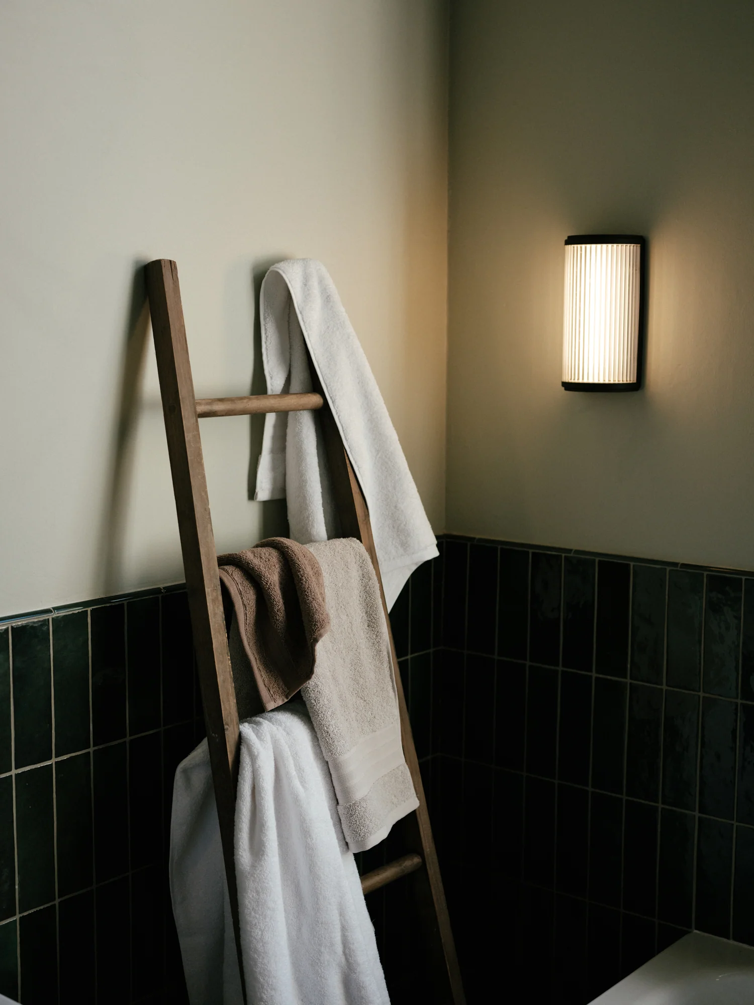 Foxford Luxury Cotton Bath Towel - Mink - Image 3