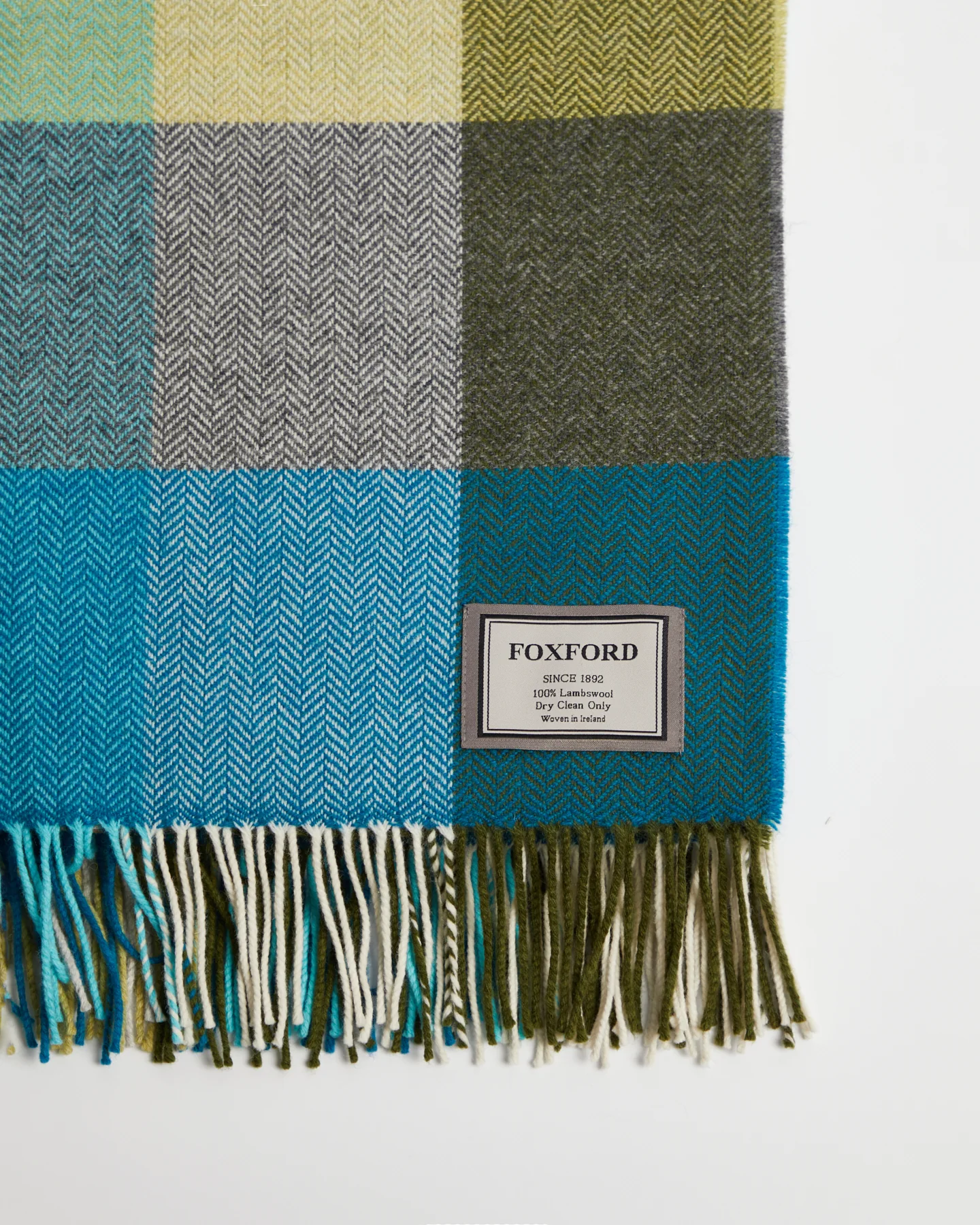 Foxford Neale Lambswool Throw - Image 3