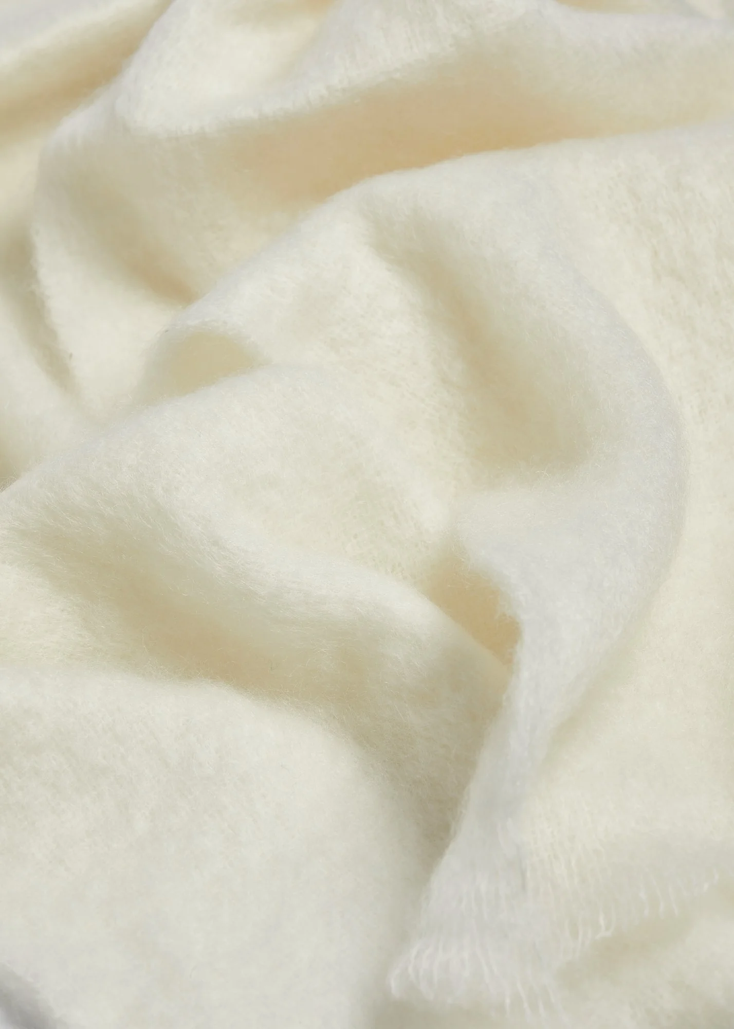 Foxford Off-White Mohair Throw - Image 3