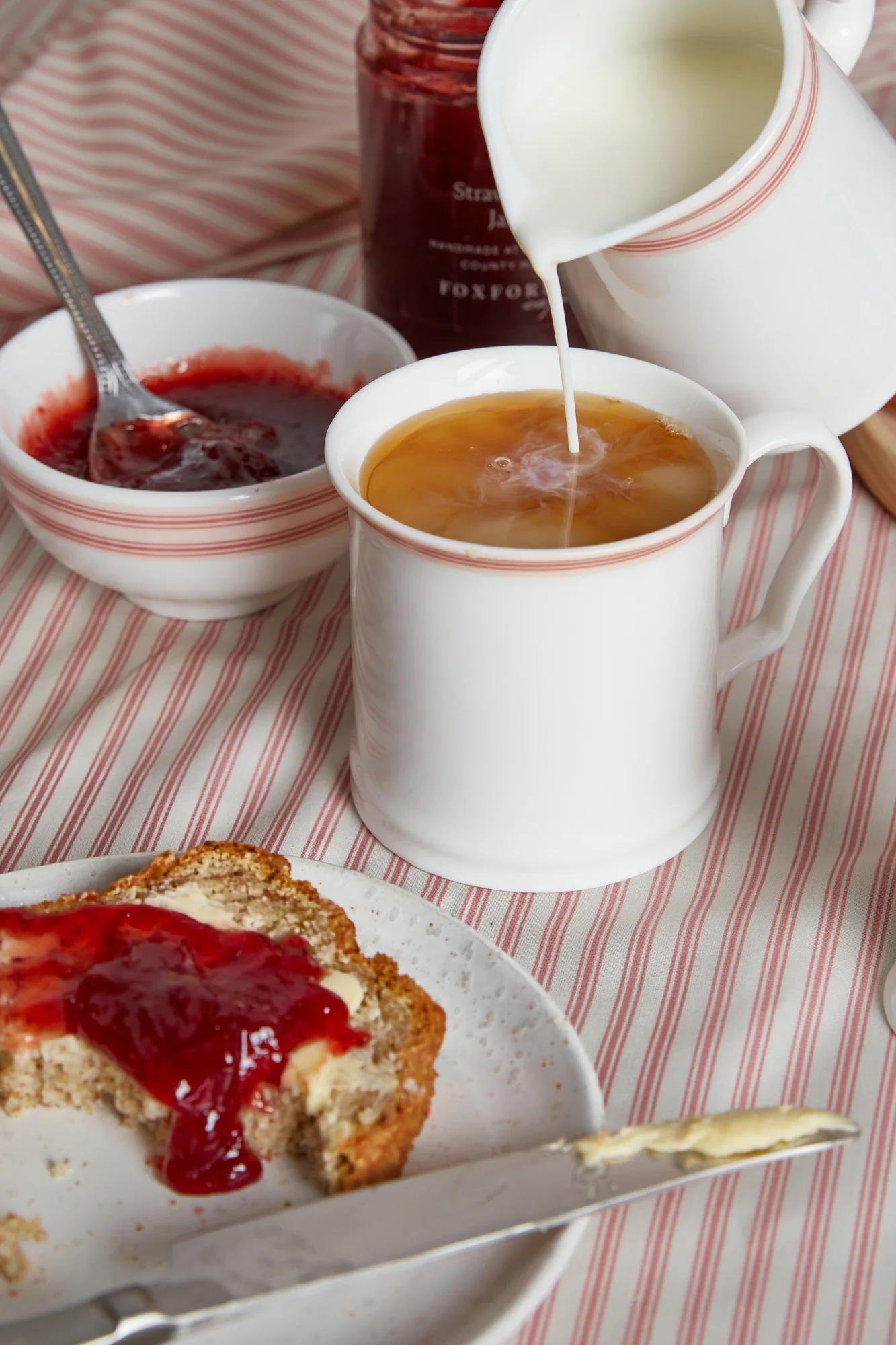 Foxford Pink Stripe Half Pint Jug - Image 3