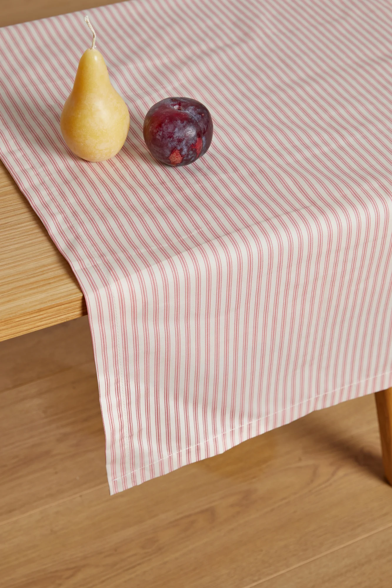 Foxford Rose Stripe Table Runner - Image 3